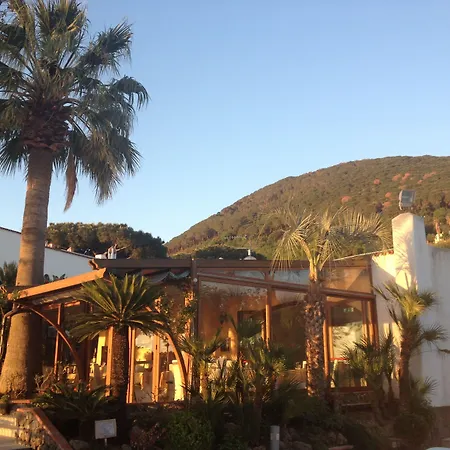 酒店 L'incanto Restaurant & *