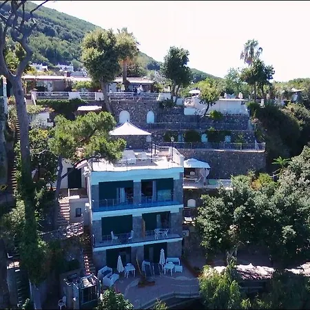 L'incanto Restaurant & *