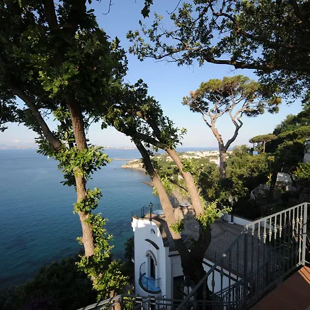 Ξενοδοχείο L'incanto Restaurant & *